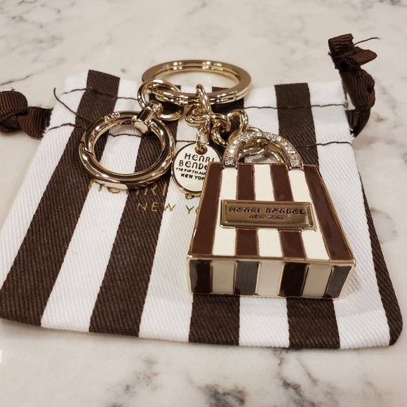 henri bendel Accessories - NWOT Henri Bendel Shopping Bag Bag Charm